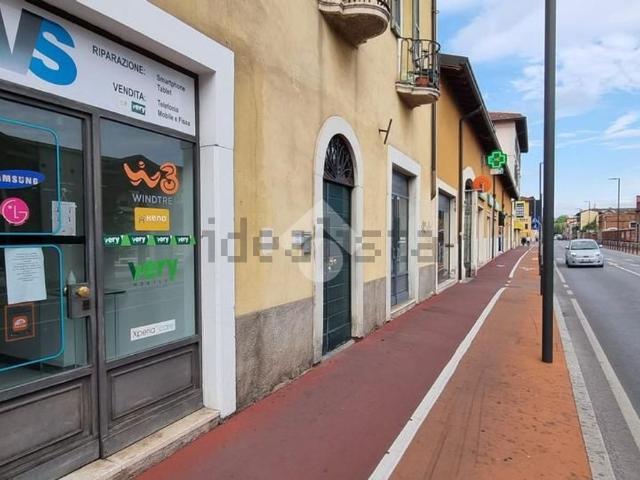 Locale in vendita di 400 m² in Via Milano
