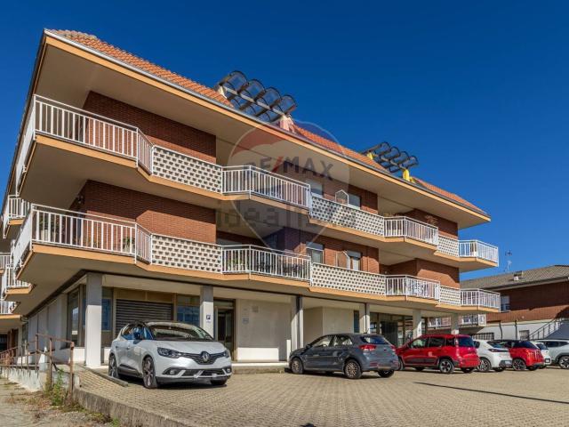 Locale in vendita di 400 m² in Via Sandigliano, 112