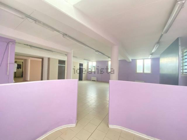 Locale in vendita di 400 m² in Via Piave, 12