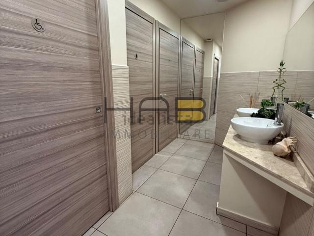 Locale in vendita di 405 m² in Piazza San Giovanni