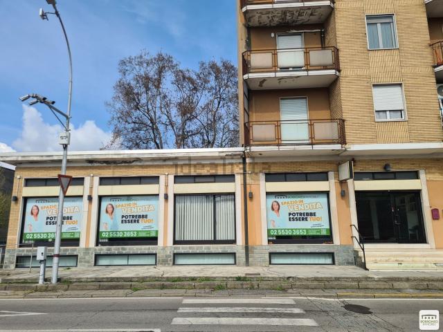 Locale in vendita di 406 m² in Via della Liberazione, 5