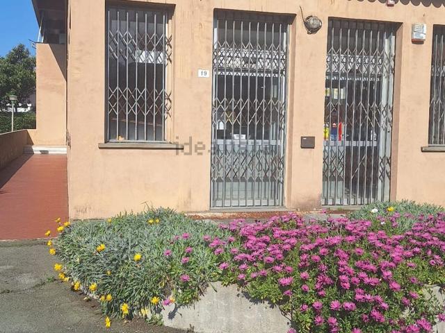 Locale in vendita di 406 m² in Via Tino Paggi, 19