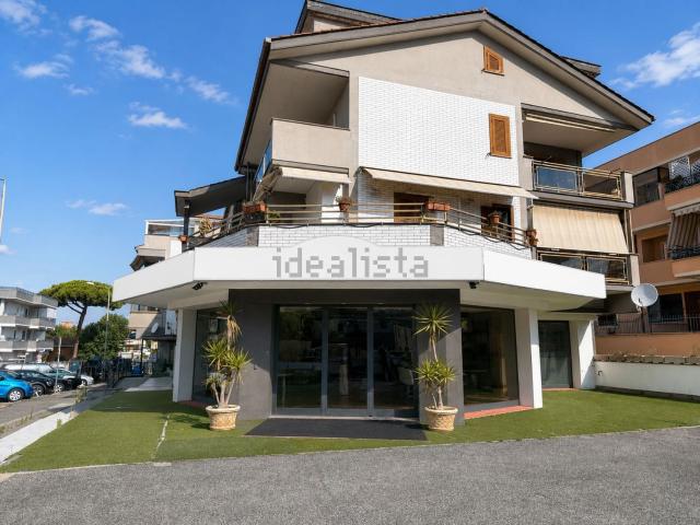 Locale in vendita di 407 m² in Via Cagliari