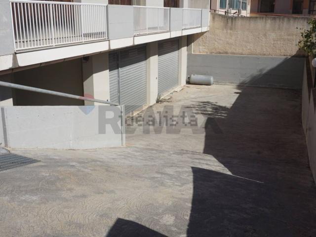 Locale in vendita di 408 m²