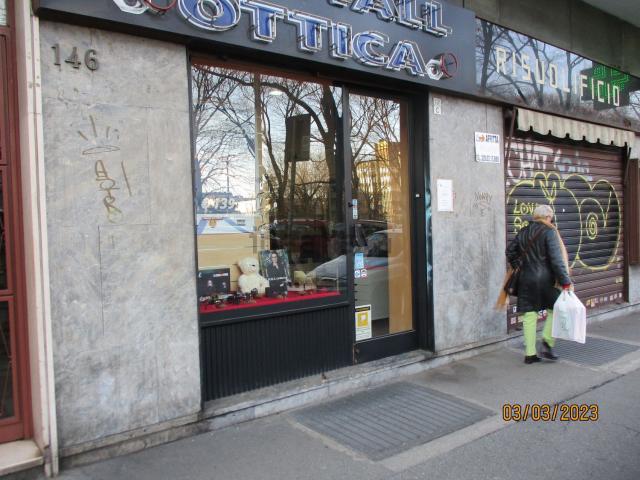 Locale in vendita di 40 m² in Corso Peschiera, 146