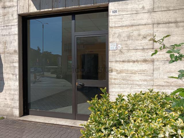 Locale in vendita di 40 m² in Corso Savona, 103