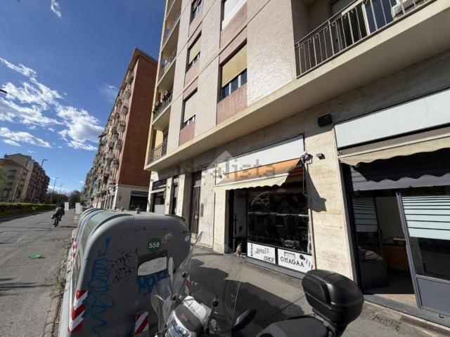 Locale in vendita di 40 m² in Corso Toscana, 8