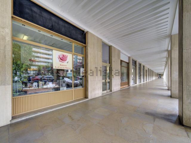 Locale in vendita di 40 m² in Piazza del Monastero, 3