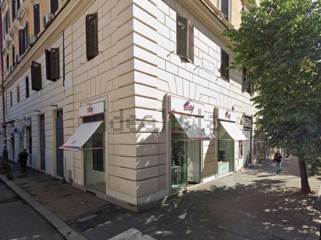 Locale in vendita di 40 m² in Piazza dell&apos Unità, 5