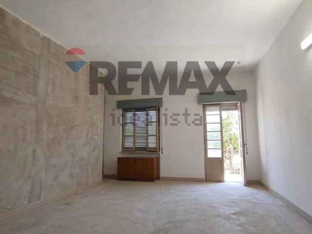 Locale in vendita di 40 m² in Via Umberto Tagliabue, 71
