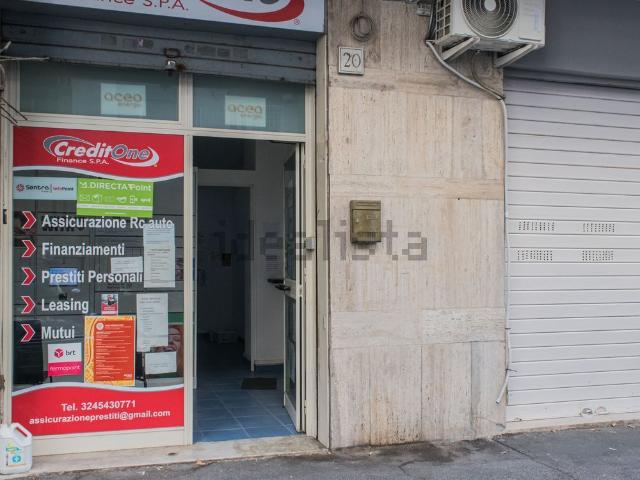 Locale in vendita di 40 m² in Via Valle Viola
