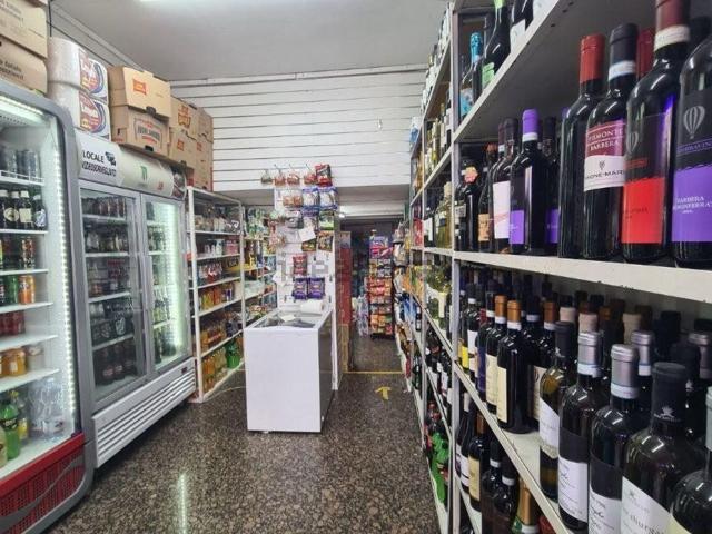 Locale in vendita di 40 m² in Via Varazze, 2