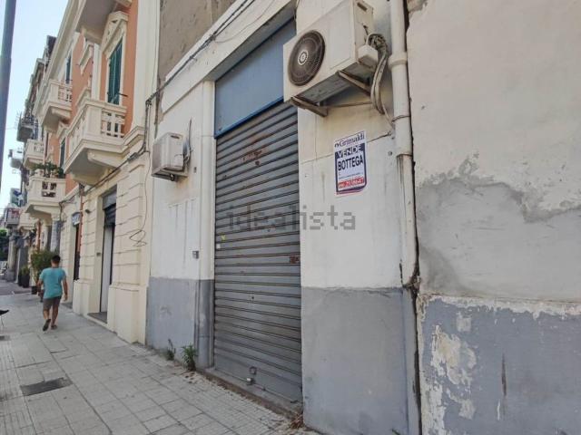 Locale in vendita di 40 m² in Via XXIV MAGGIO, 19