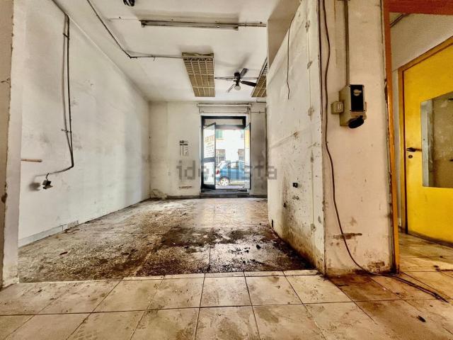 Locale in vendita di 40 m² in Via Acqui, 25