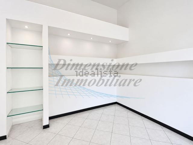 Locale in vendita di 40 m² in Via Aldo Moro, 21