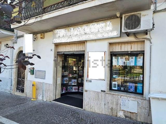 Locale in vendita di 40 m² in Via Aldo Moro, 31