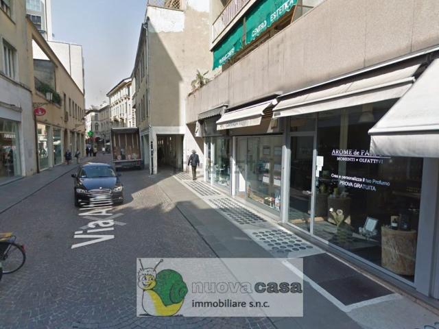 Locale in vendita di 40 m² in Via Altinate