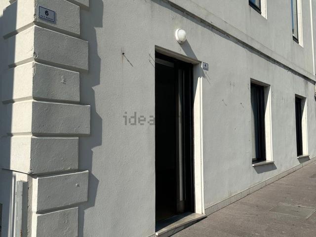 Locale in vendita di 40 m² in Via Battisti
