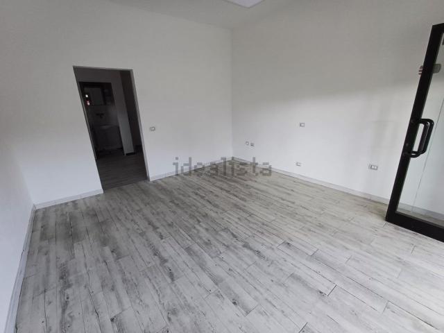 Locale in vendita di 40 m² in Via Cattani Nord