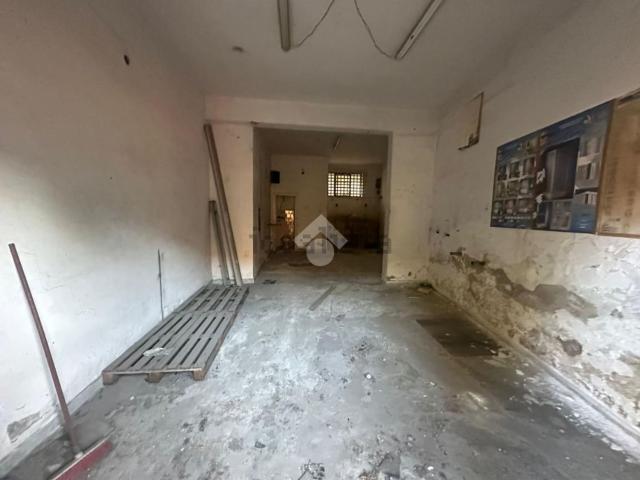 Locale in vendita di 40 m² in Via Ciro Improta