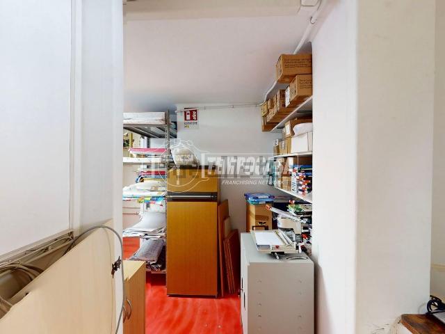 Locale in vendita di 40 m² in Via Cristoforo Colombo, 57