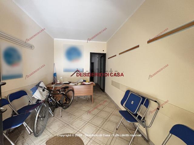 Locale in vendita di 40 m² in Via Cumbo Borgia, 60