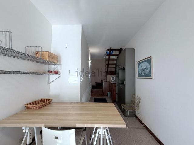 Locale in vendita di 40 m² in Via degli Oleandri, 55041