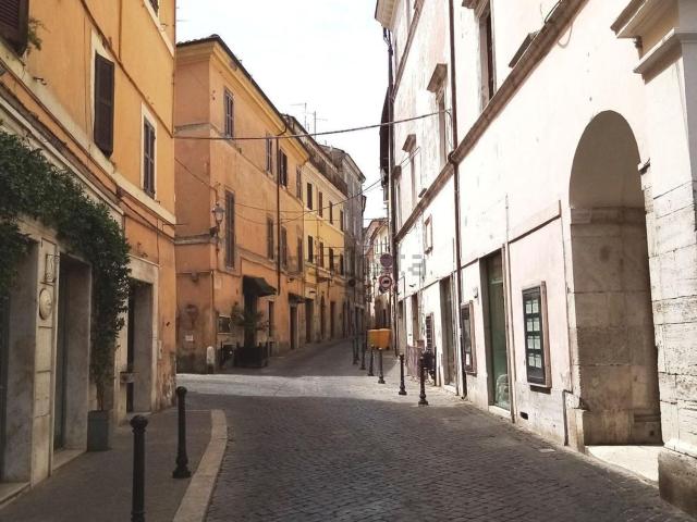 Locale in vendita di 40 m² in Via del Forte, 9