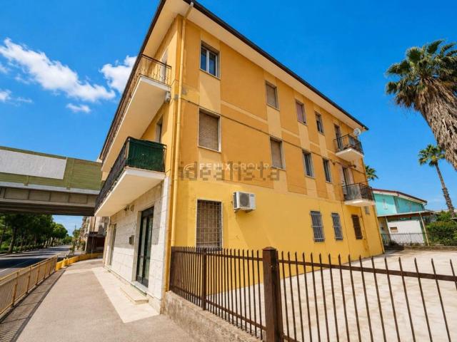 Locale in vendita di 40 m² in Via del Mare