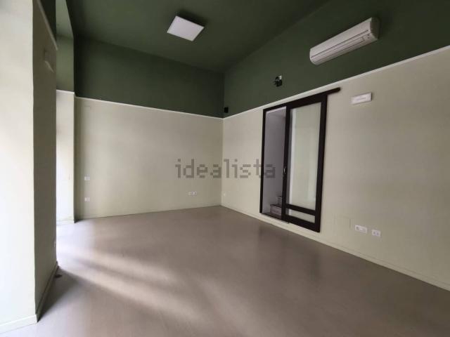 Locale in vendita di 40 m² in Via del Mercato, 9