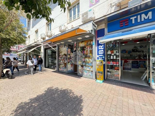 Locale in vendita di 40 m² in Via dell&apos Epomeo, 106