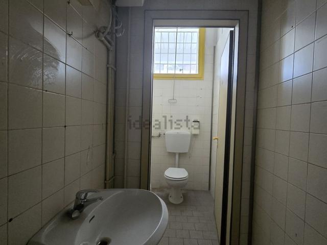Locale in vendita di 40 m² in Via di Mezzo, 163