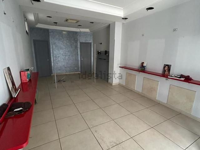 Locale in vendita di 40 m² in Via Domenico di Somma, 50