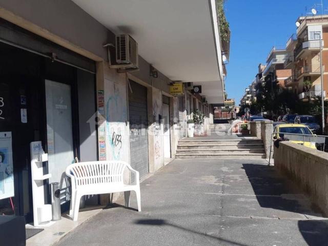 Locale in vendita di 40 m² in Via Fanny Tacchinardi