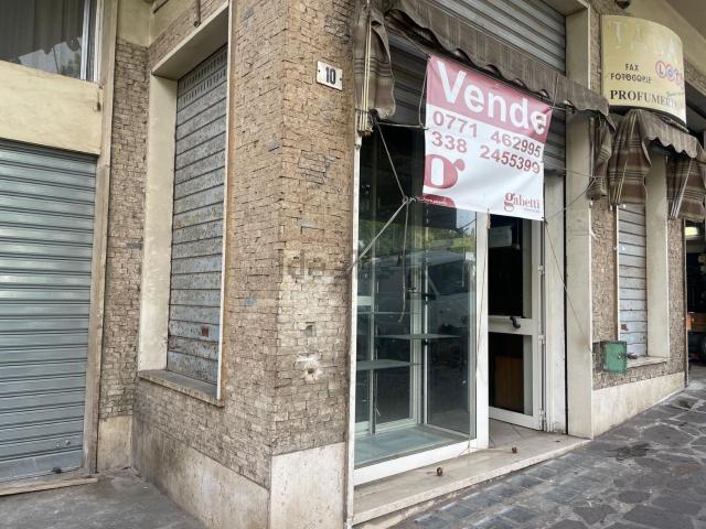Locale in vendita di 40 m² in Via Firenze, 10