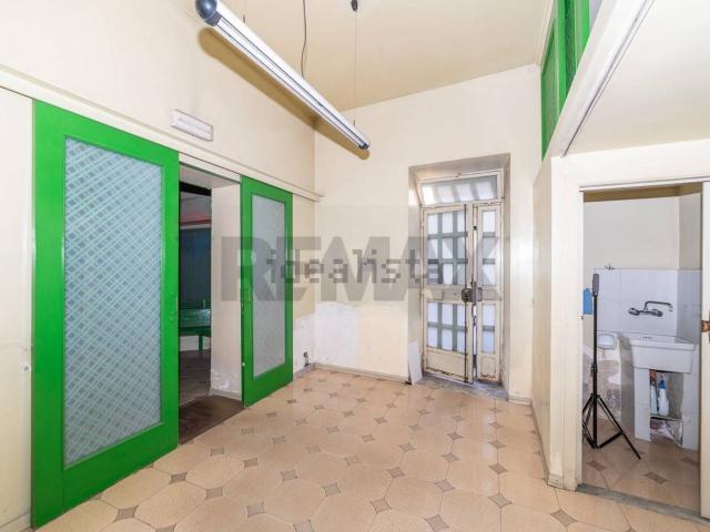 Locale in vendita di 40 m² in Via Fiume, 28