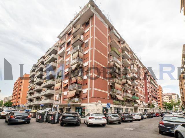 Locale in vendita di 40 m² in Via Francesco Maurolico, 42
