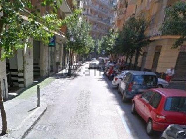 Locale in vendita di 40 m² in Via Francesco Manzo, 60