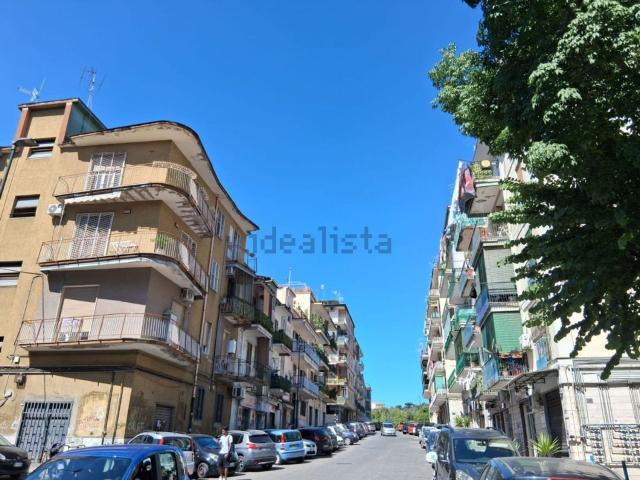 Locale in vendita di 40 m² in Via Francesco Provenzale