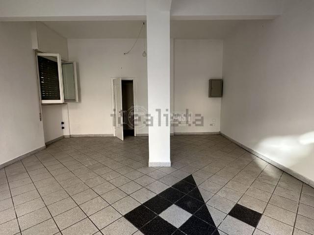 Capannone in vendita di 40 m² in Via Ghirardi, 67
