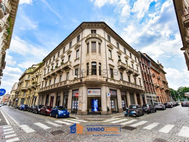 Locale in vendita di 40 m² in Via Giovanni Botero, 19
