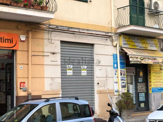 Locale in vendita di 40 m² in Via Giacomo Puccini