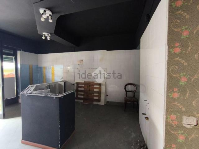 Locale in vendita di 40 m² in Via Giulio Zerbi, 11