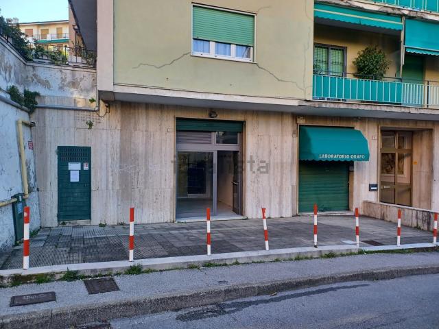 Locale in vendita di 40 m² in Via Giuseppe Majorana