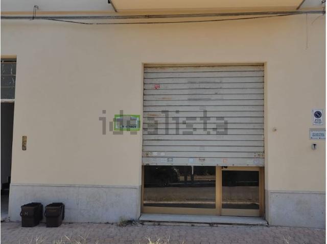 Locale in vendita di 40 m² in Via Guglielmo Andreoni