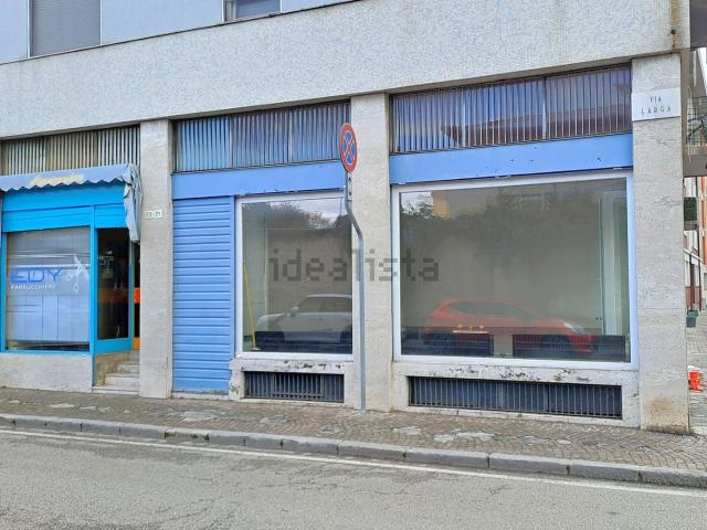 Locale in vendita di 40 m² in Via Larga