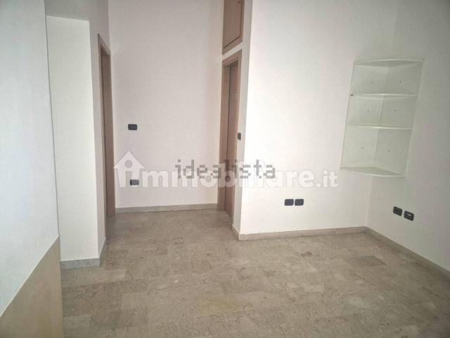 Locale in vendita di 40 m² in Via Leonardo Gallucci, 87