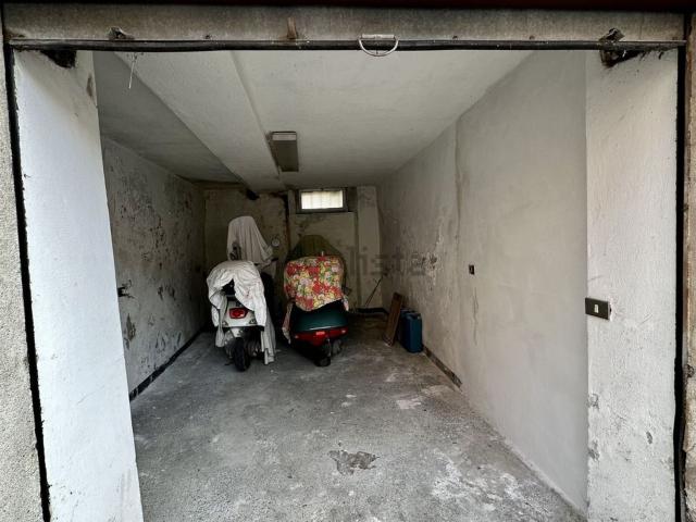 Locale in vendita di 40 m² in Via Lodovico Brea, 9
