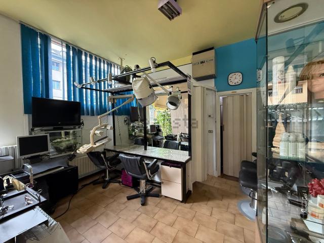 Locale in vendita di 40 m² in Via Maffei, 11