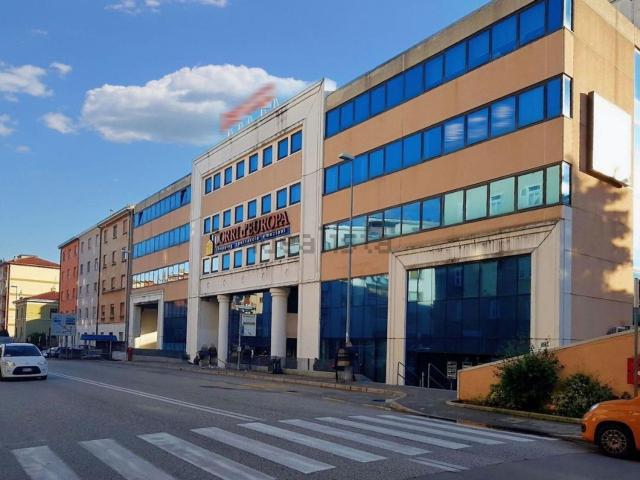 Locale in vendita di 40 m² in Strada Senza Nome, 16